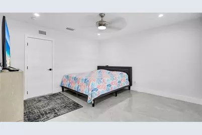 6290 W 16th, Hialeah, FL 33012 - Photo 40