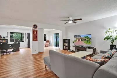 1752 SW 19 Avenue, Deerfield Beach, FL 33442 - Photo 10