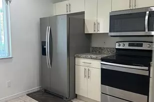 20824 NW 3rd Ct, Pembroke Pines, FL 33029 - Photo 2