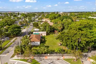 823 NW 3rd St, Pompano Beach, FL 33060 - Photo 2