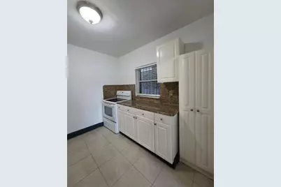 8030 NW 36th Pl, Miami, FL 33147 - Photo 2
