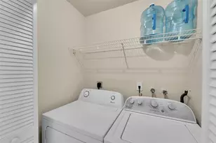 9088 NW 40th St, Coral Springs, FL 33065 - Photo 8