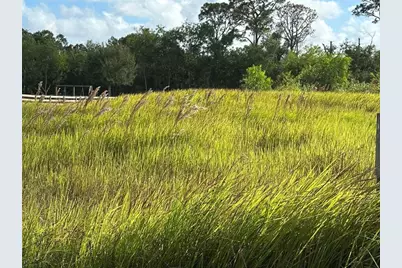 10627  Lighter Wood Ln, Fort Pierce, FL 34945 - Photo 2