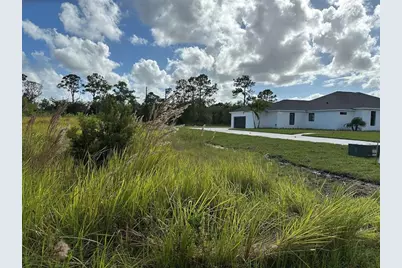 10627  Lighter Wood Ln, Fort Pierce, FL 34945 - Photo 8