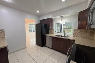 8130 NW 13th St, Pembroke Pines, FL 33024 - Photo 6