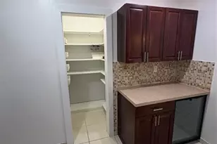 8130 NW 13th St, Pembroke Pines, FL 33024 - Photo 8