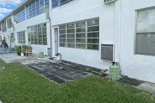 51 NE 204th St, Miami, FL 33179 - Photo 20