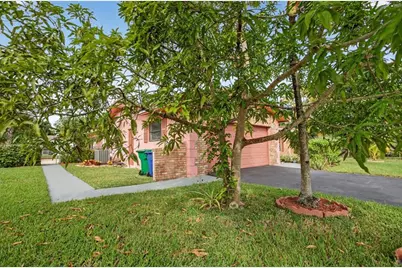 4460 NW 105th Ter, Coral Springs, FL 33065 - Photo 2