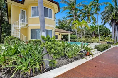 2484 SE 12th St, Pompano Beach, FL 33062 - Photo 6