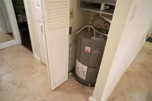 2851 Somerset Dr, Lauderdale Lakes, FL 33311 - Photo 38