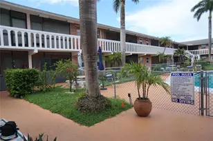 160 NE 8th Ave Unit #25 B, Hallandale Beach, FL 33009 - Photo 4