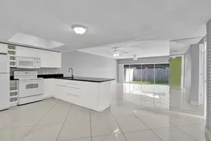 704 NE 23rd Ave, Pompano Beach, FL 33062 - Photo 2