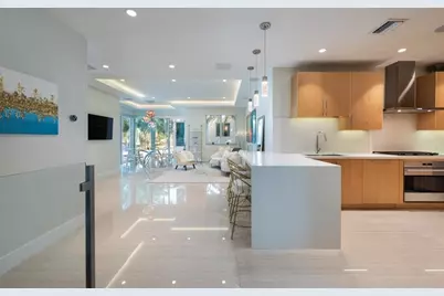 246  Shore Ct, Lauderdale by the Sea, FL 33308 - Photo 16