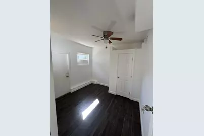 261 NW 81st St, Unit #B, Miami, FL 33150 - Photo 12