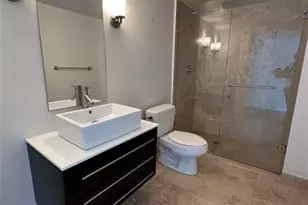 41 SE 5th St, Miami, FL 33131 - Photo 16