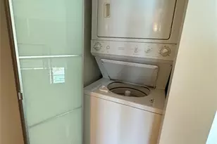 41 SE 5th St, Miami, FL 33131 - Photo 18