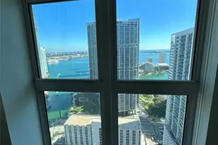 41 SE 5th St, Miami, FL 33131 - Photo 10