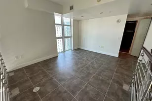 41 SE 5th St, Miami, FL 33131 - Photo 8