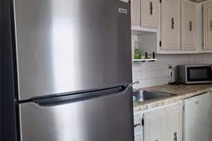 2821 Somerset Dr, Lauderdale Lakes, FL 33311 - Photo 8