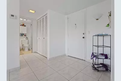 200  Diplomat Pkwy, Unit #520, Hallandale Beach, FL 33009 - Photo 8