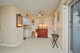235 Kent N, West Palm Beach, FL 33417 - Photo 4
