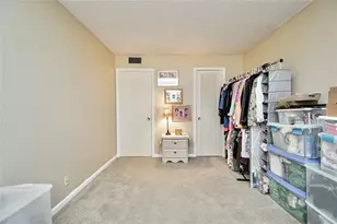 235 Kent N, West Palm Beach, FL 33417 - Photo 18