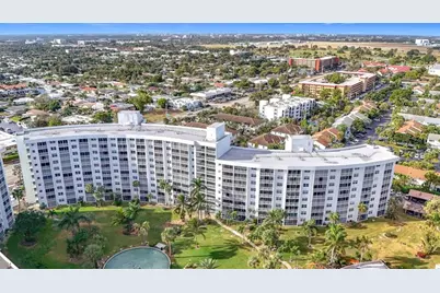 2731 NE 14th Street Cswy, Unit #812, Pompano Beach, FL 33062 - Photo 2