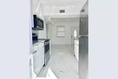 5301 NE 17th Ave, Pompano Beach, FL 33064 - Photo 8