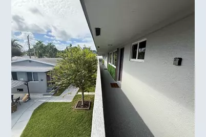 720 NE 7th St, Unit #7, Hallandale Beach, FL 33009 - Photo 2
