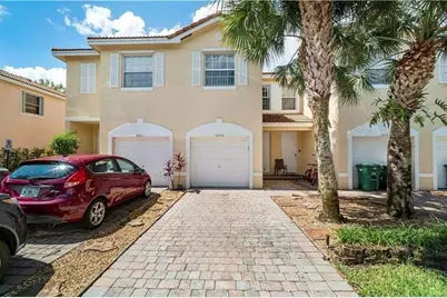 6373  Landings Way, Tamarac, FL 33321 - Photo 2