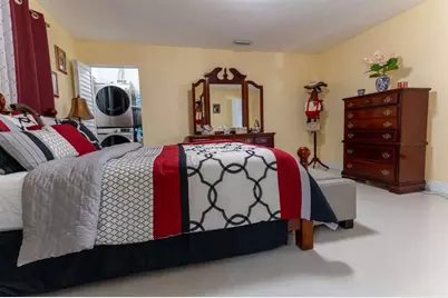 8927 NW 111th Ter, Hialeah, FL 33018 - Photo 16