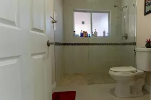 8927 NW 111th Terrace, Hialeah, FL 33018 - Photo 18