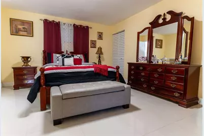 8927 NW 111th Ter, Hialeah, FL 33018 - Photo 14