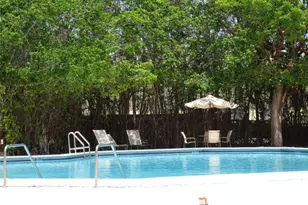 102 Royal Pk Dr, Oakland Park, FL 33309 - Photo 20