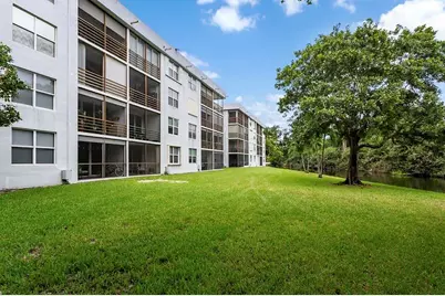 102  Royal Park Dr, Unit #3F, Oakland Park, FL 33309 - Photo 4