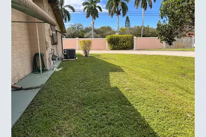 2640 N Pine Island Rd, Sunrise, FL 33322 - Photo 16