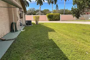 2640 N Pine Island Rd, Sunrise, FL 33322 - Photo 16