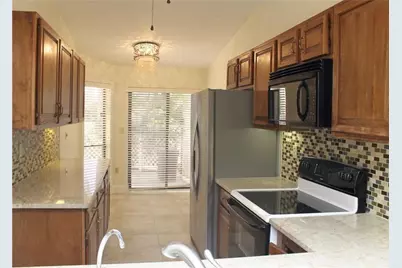 6722  Canary Palm Cir, Boca Raton, FL 33433 - Photo 4
