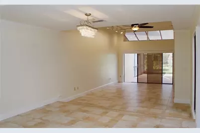 6722  Canary Palm Cir, Boca Raton, FL 33433 - Photo 2
