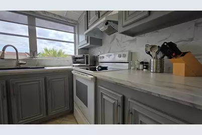 4047 NW 16th St, Unit #302, Fort Lauderdale, FL 33313 - Photo 6