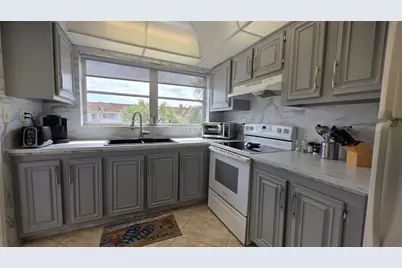 4047 NW 16th St, Unit #302, Fort Lauderdale, FL 33313 - Photo 2