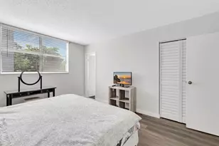 2800 Somerset Dr, Lauderdale Lakes, FL 33311 - Photo 20