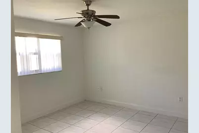 8220  Sunrise Lakes Blvd, Unit #110, Sunrise, FL 33322 - Photo 14