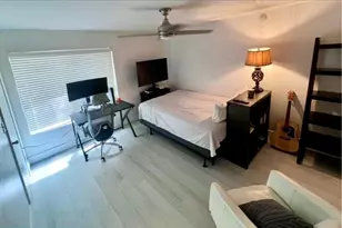 2400 NW 33rd St, Oakland Park, FL 33309 - Photo 8