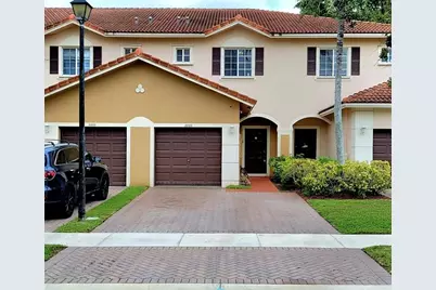 8853 N Isles Cir, Unit #8853, Tamarac, FL 33321 - Photo 1