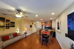 8853 N Isles Cir, Tamarac, FL 33321 - Photo 18