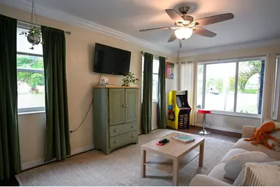 248 NE 41st St, Deerfield Beach, FL 33064 - Photo 8