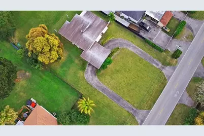 13945 N Miami Ave, Miami, FL 33168 - Photo 14