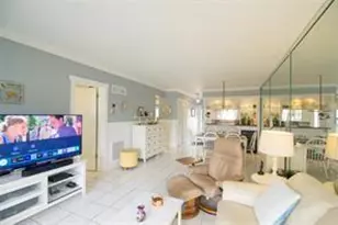 298 SE 6th Ave, Pompano Beach, FL 33060 - Photo 10