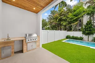 812 SE 12th St, Fort Lauderdale, FL 33316 - Photo 12